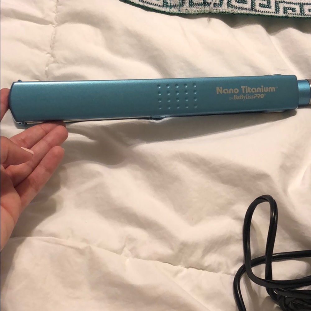 Babyliss nano titanium hair straightener